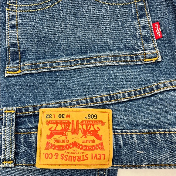 Levi's Men's Bootcut Jeans in Classic Blue - Picture 7 of 9